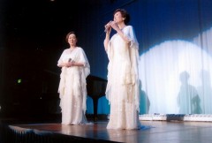 ���ʃQ�X�g�̗R�I�����襈��c�ˎq�o��