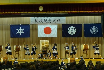 �쑽����������w�Z�J�Z�L�O���T�ŉ��t����100�N����