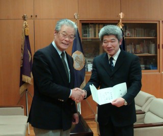 �Z�����ŏ��эZ���ɖژ^�𑡒�